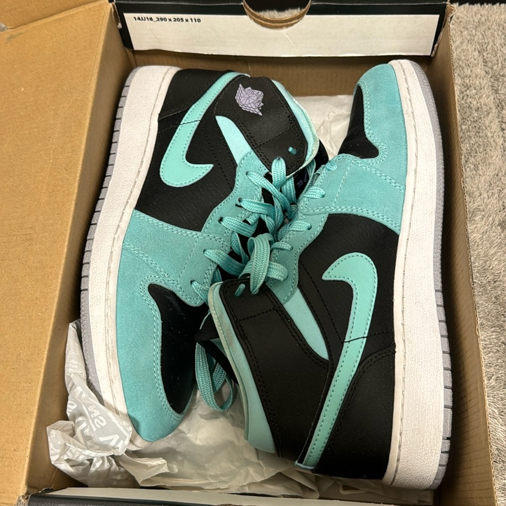 Jordan 1 Retro High “Hyper Jade”